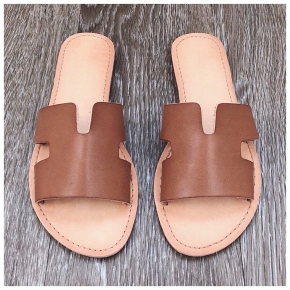 SALE✨ New tan slides sandals - Picture 2 of 2